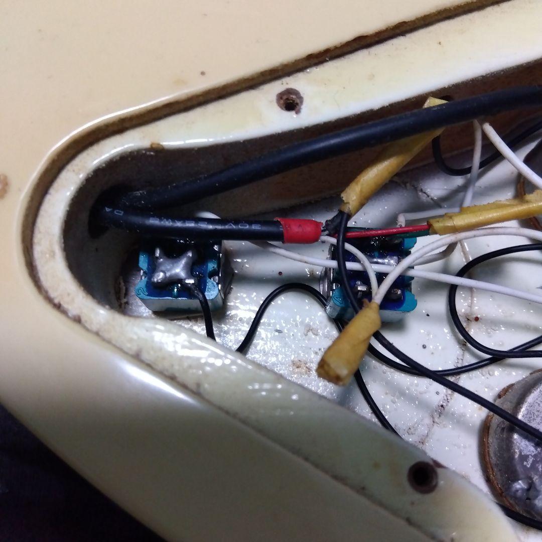 クリーム色 ＳＧ....エレキギター ハムバッカー