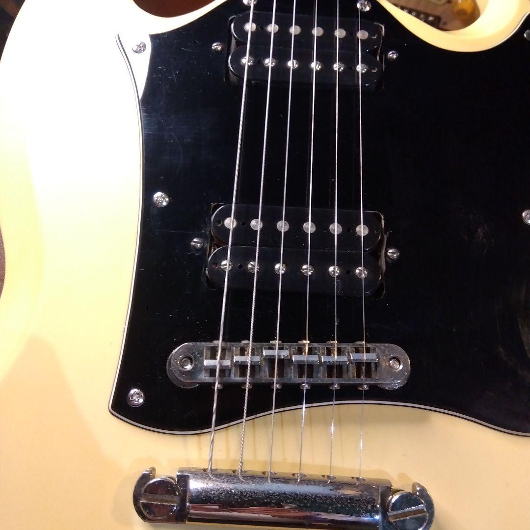 クリーム色 ＳＧ....エレキギター ハムバッカー
