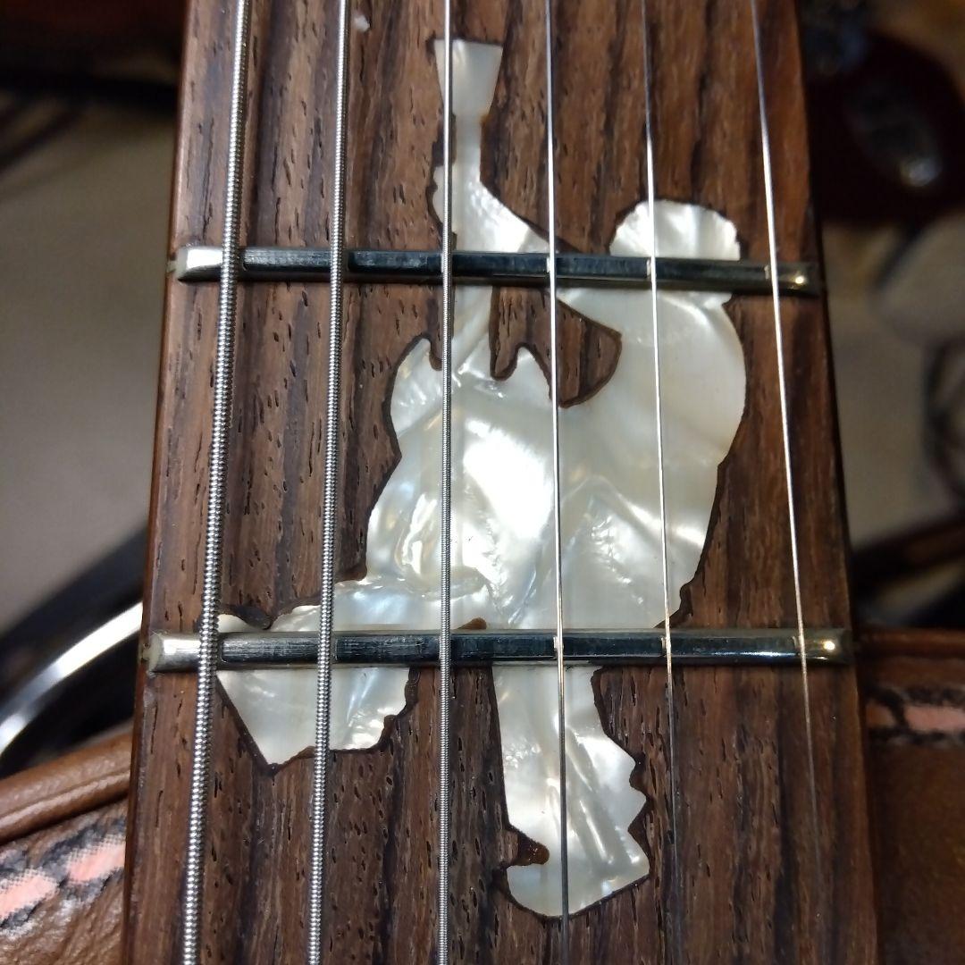 クリーム色 ＳＧ....エレキギター ハムバッカー