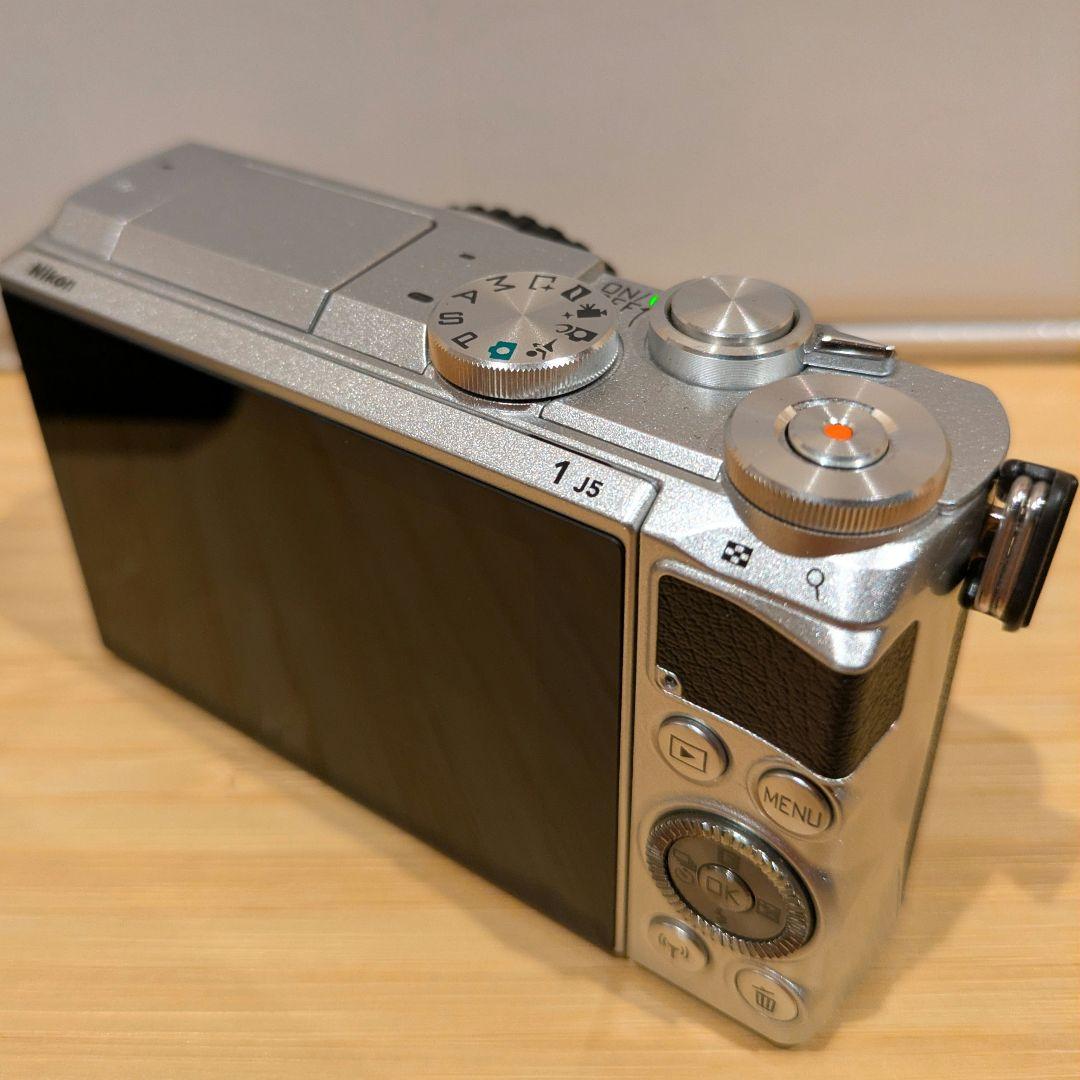 美品 Nikon 1 J5 ボディ