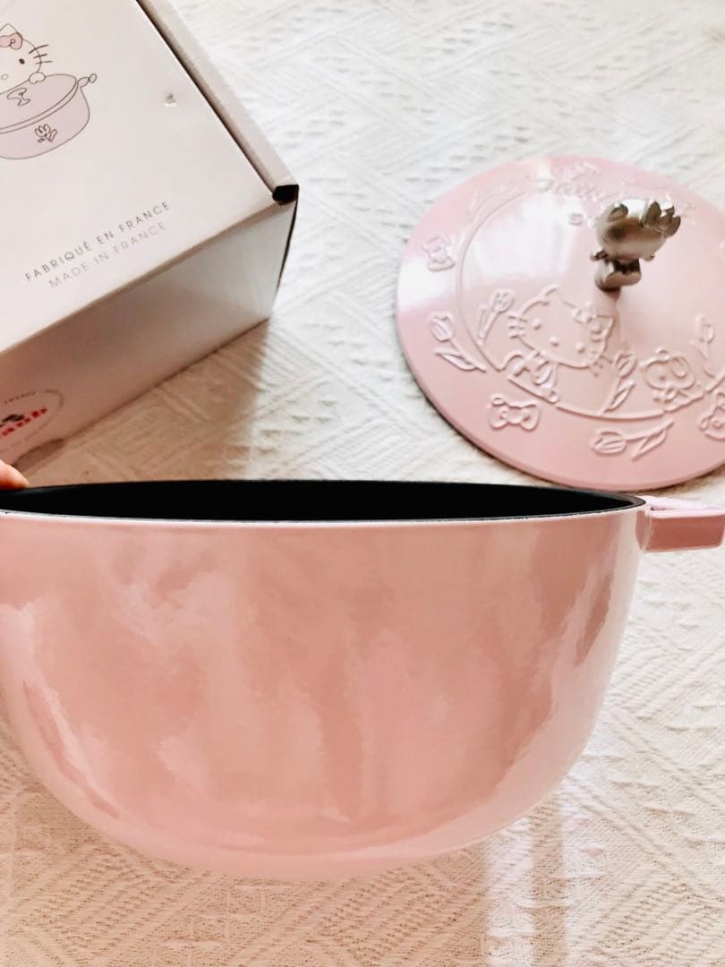 staub ストウブ 20cm ハローキティコラボ　ワナベ ソルベローズ