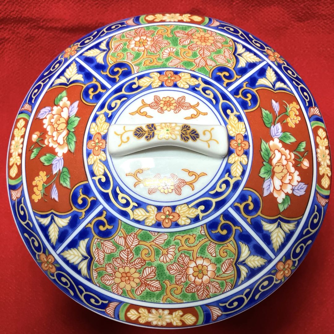 昇龍窯　古伊万里　金彩草花紋三段重　唐草色絵　蓋付き重箱　お節　お祝い