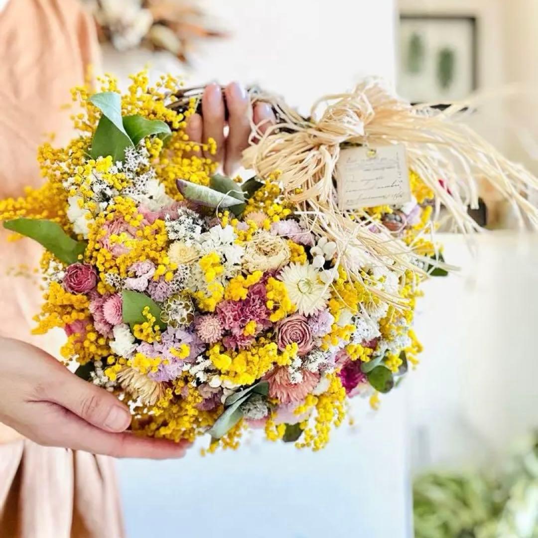 ミモザ　リース　スワッグ　ブーケ　スターチス ラナンキュラス チューリップ