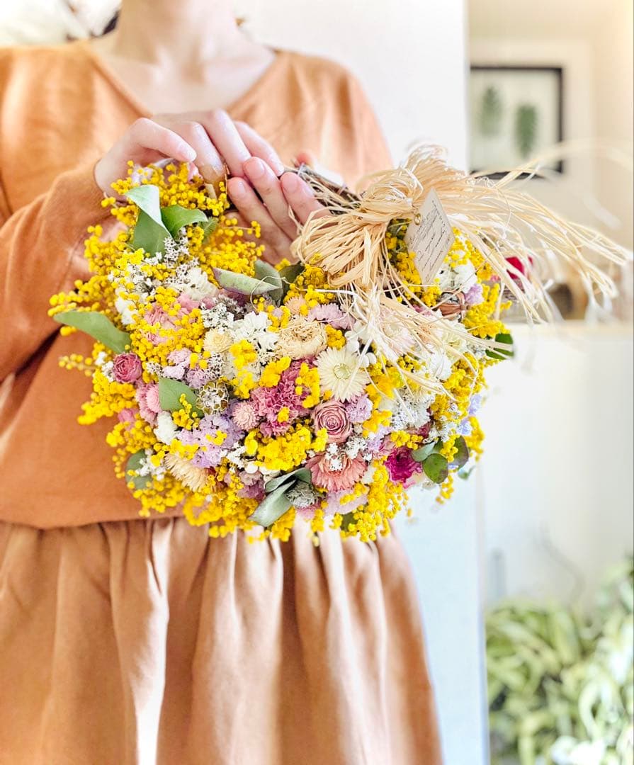 ミモザ　リース　スワッグ　ブーケ　スターチス ラナンキュラス チューリップ