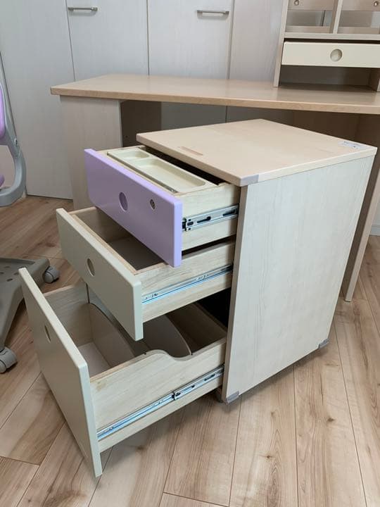 コイズミ　学習机　ベッドデスク