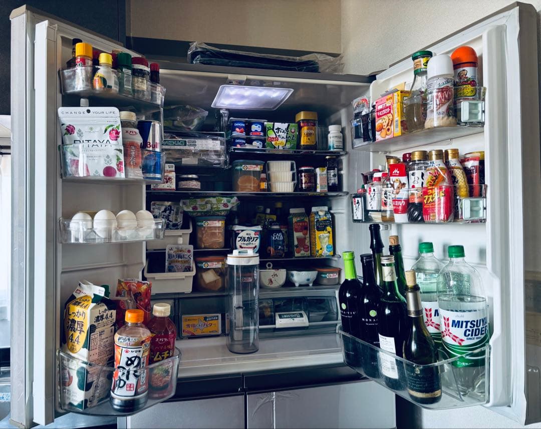 日立　冷凍冷蔵庫　大型616L 真空チルド　型式　R-SF62ZM 真ん中冷凍