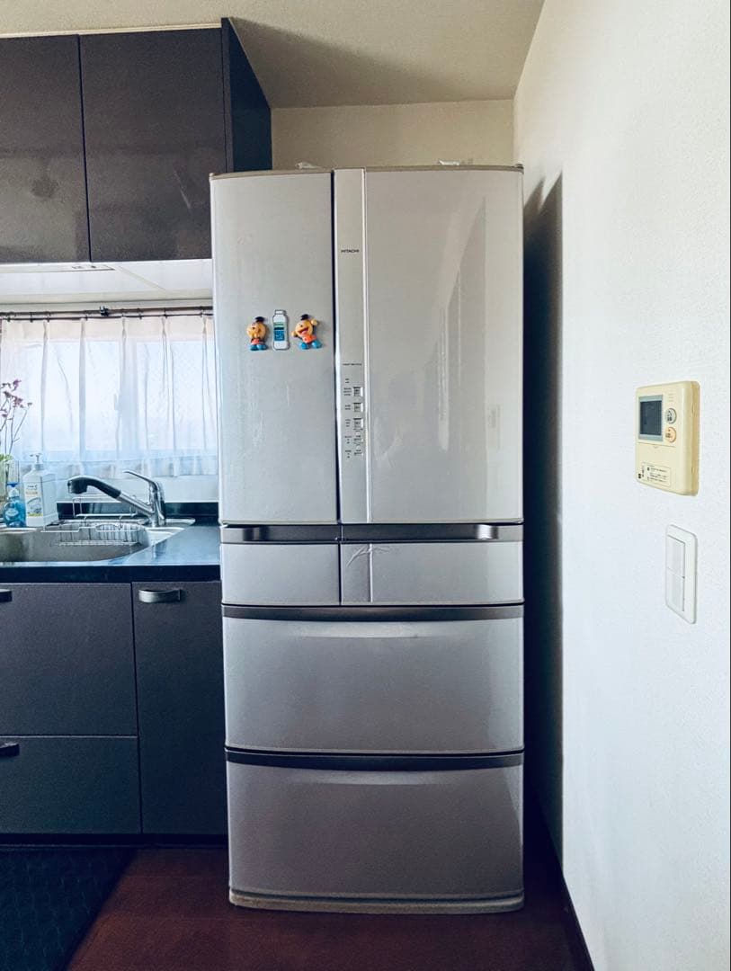 日立　冷凍冷蔵庫　大型616L 真空チルド　型式　R-SF62ZM 真ん中冷凍