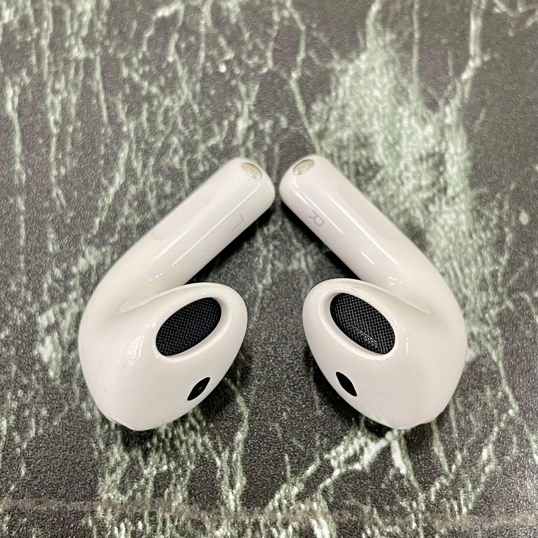 AirPods（第4世代）アクティブノイズキャンセリング搭載 mxp93j/a