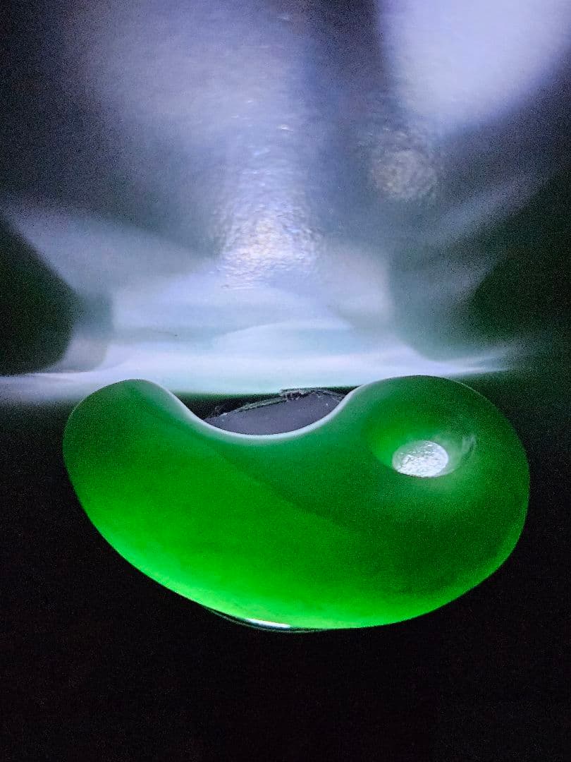 深い緑色　翡翠勾玉　　　　　ロウカン • とろみ質