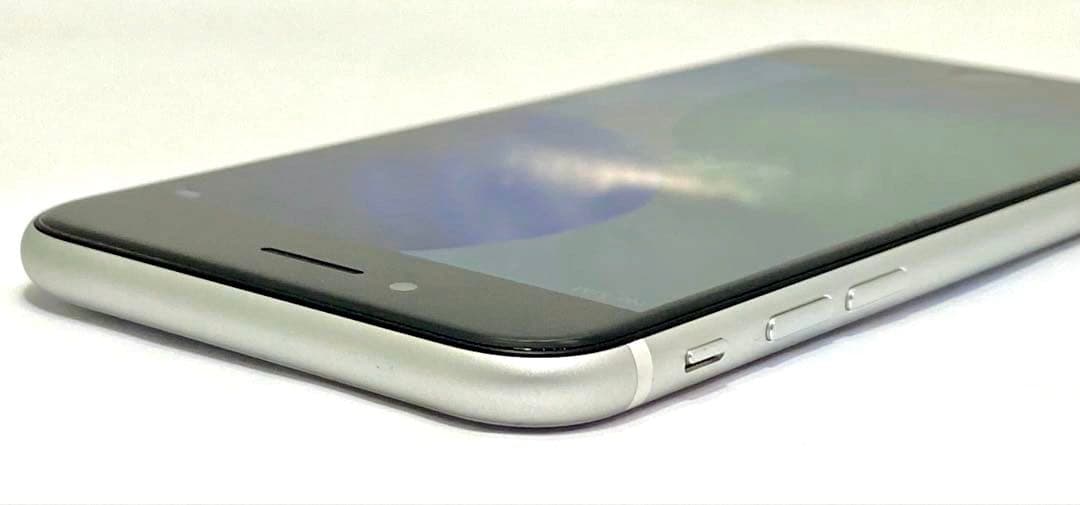 iPhone SE 第2世代 64GB ホワイト SIMロック解除済 93%