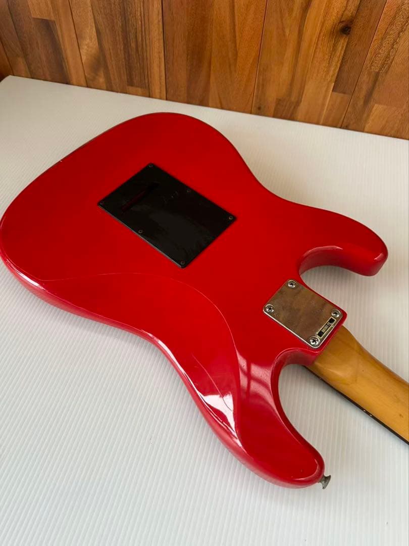 Birthエレキギター(a77)