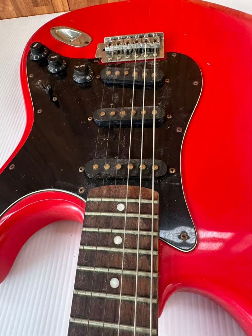 Birthエレキギター(a77)