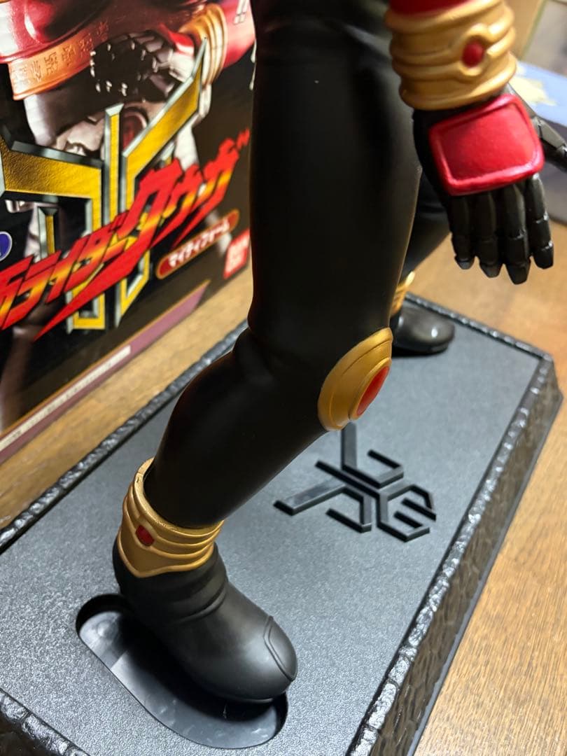 仮面ライダークウガ フィギュア 約480mm スタンド付き