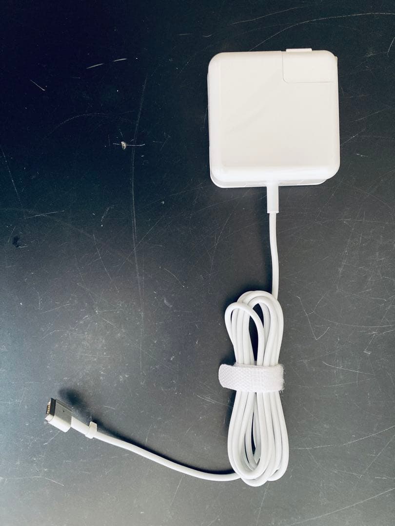 MacBook本体 MacBookPro2015/ Sequoia / Win10/AdobeCS2