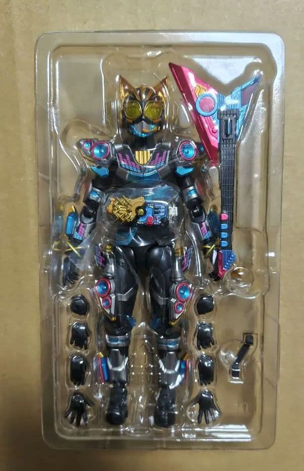 碧*様 S.H.Figuarts 仮面ライダーナーゴ フィーバービートフォーム