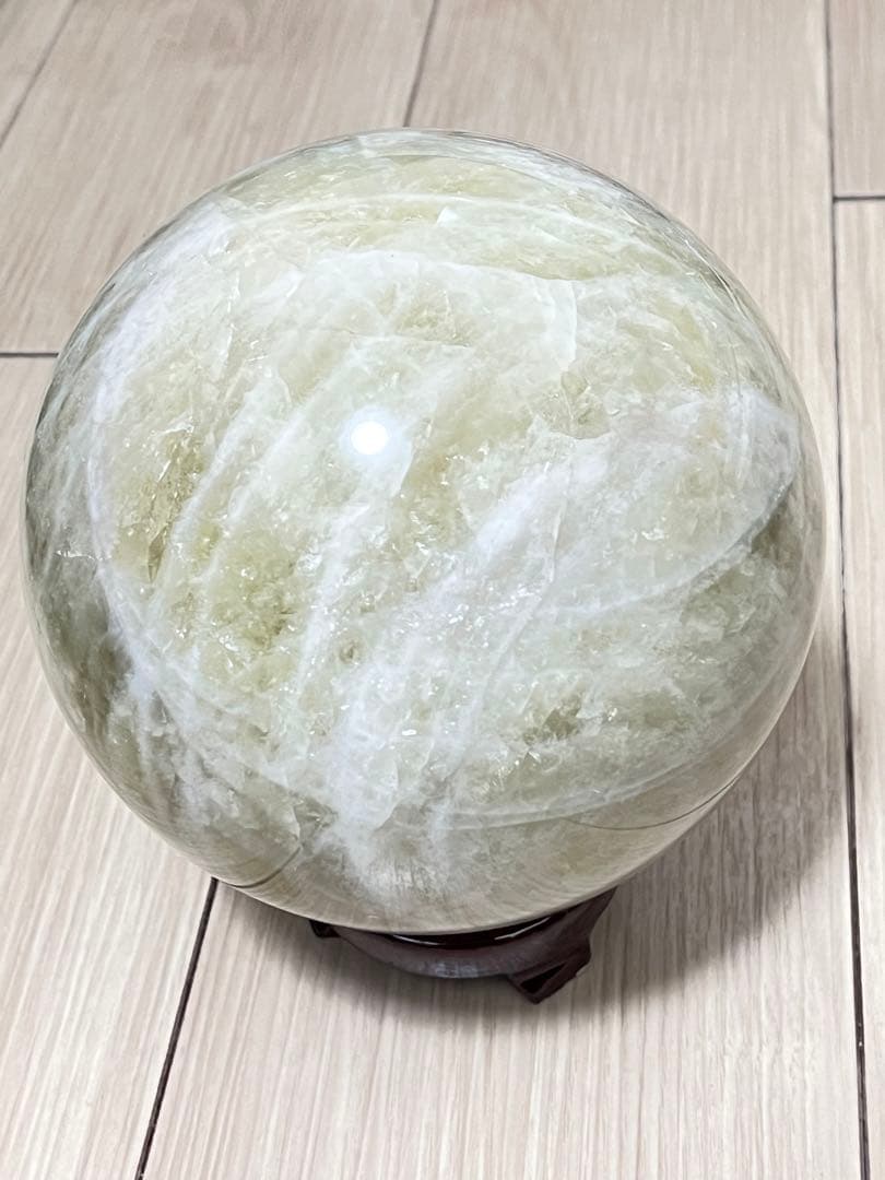 圧巻の大玉！ 5.9Kgシトリン水晶 丸玉 160mm 台座付き