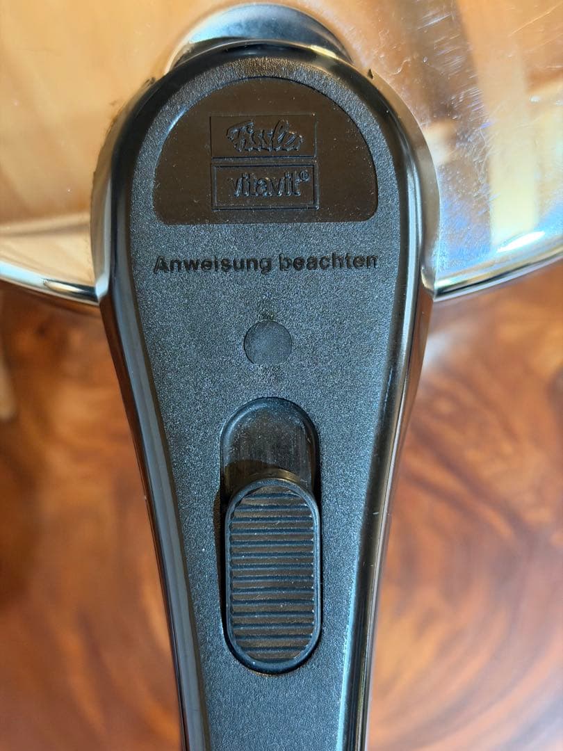 Fissler 圧力鍋 101 ドイツ製 18-10ステンレス