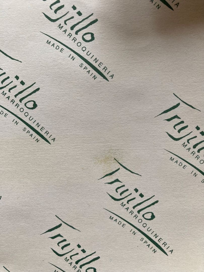 スペイン製 Trujillo パットフォリオ　レザー　A４サイズ