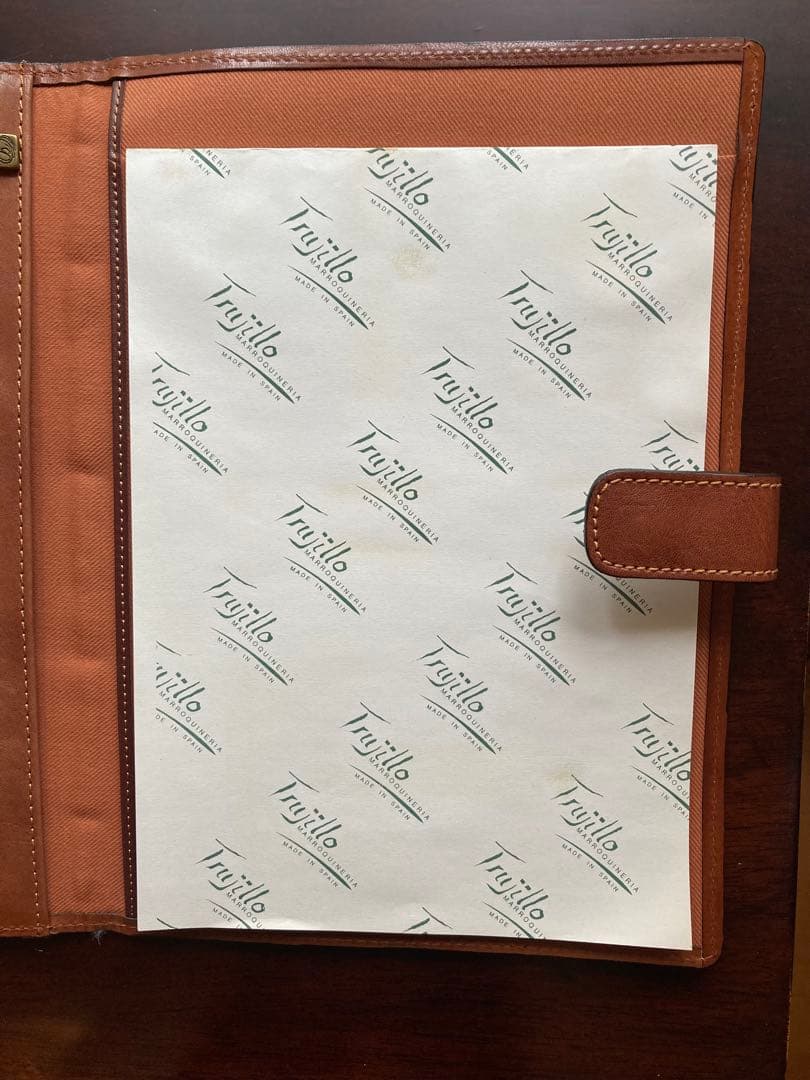 スペイン製 Trujillo パットフォリオ　レザー　A４サイズ