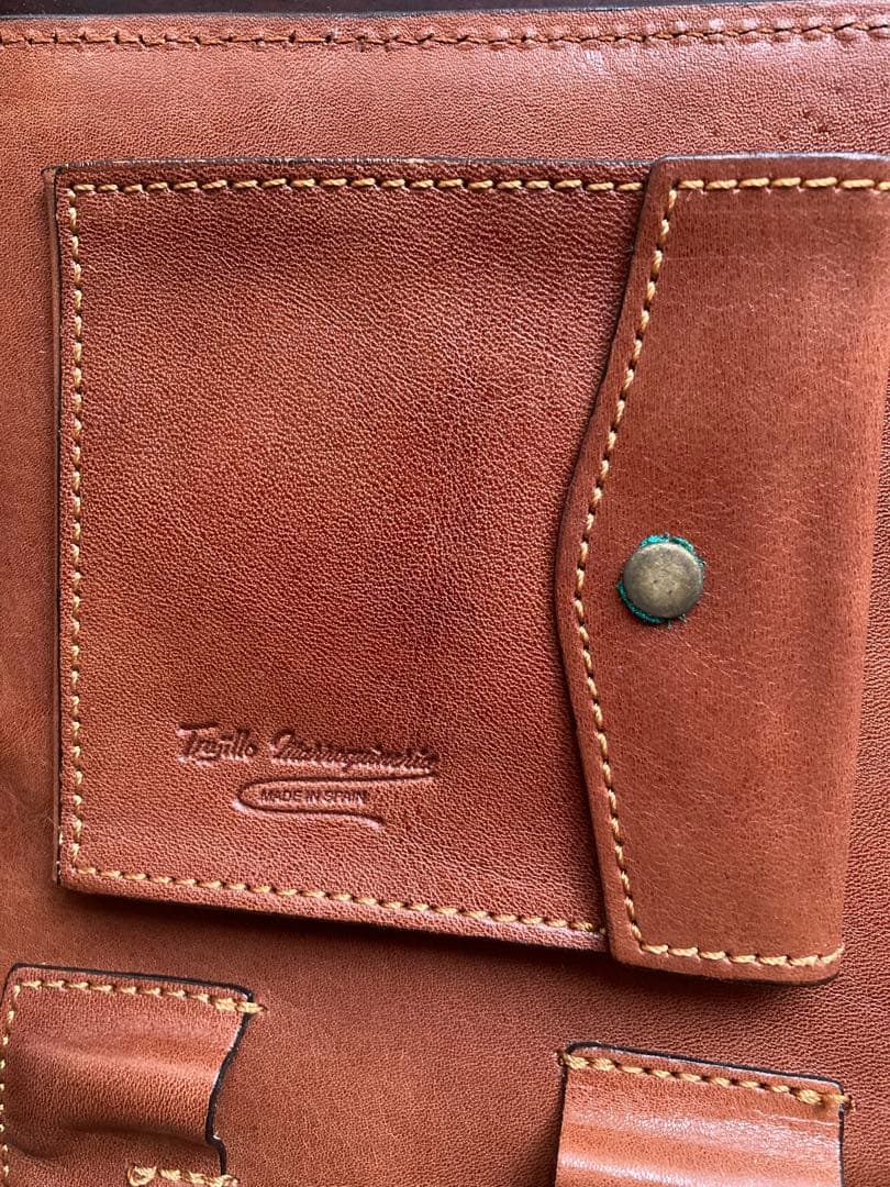 スペイン製 Trujillo パットフォリオ　レザー　A４サイズ