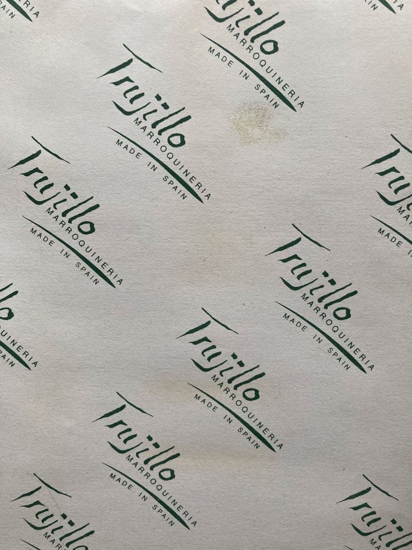 スペイン製 Trujillo パットフォリオ　レザー　A４サイズ