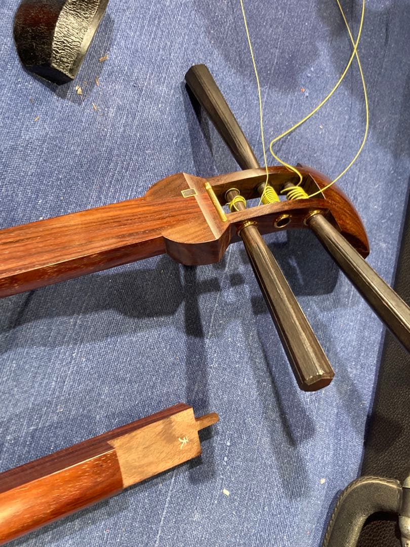 画像58枚 現状 三味線 本体 溝無し ハードケース付 その他パーツおまけ