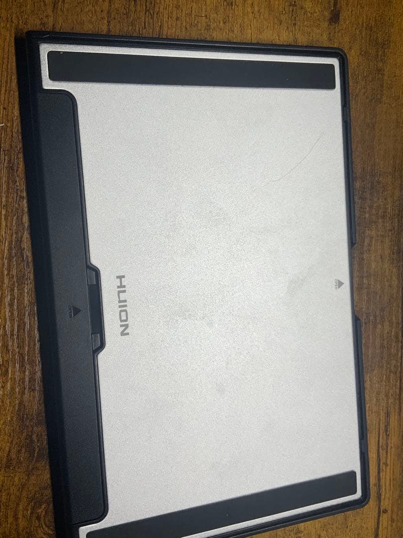 HUION 液晶ペンタブレット