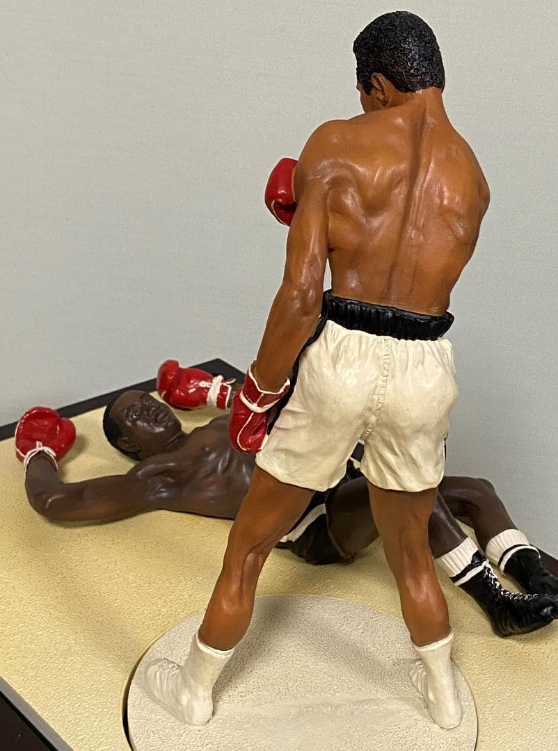 ヘビー級伝説の王者「モハメド・アリ」のフィギュア