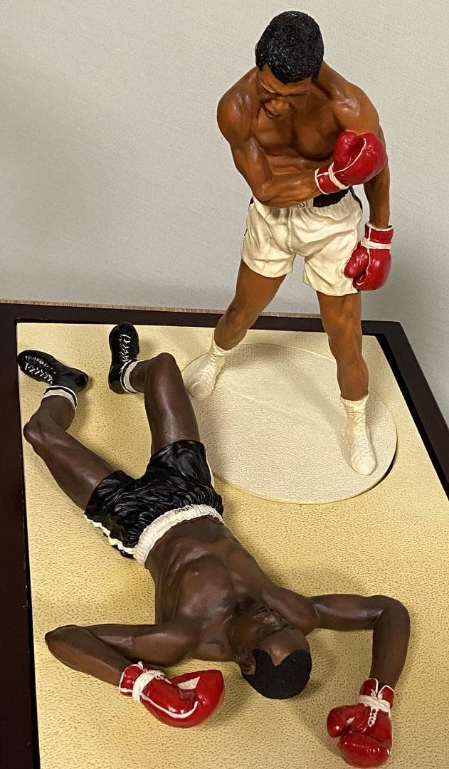 ヘビー級伝説の王者「モハメド・アリ」のフィギュア
