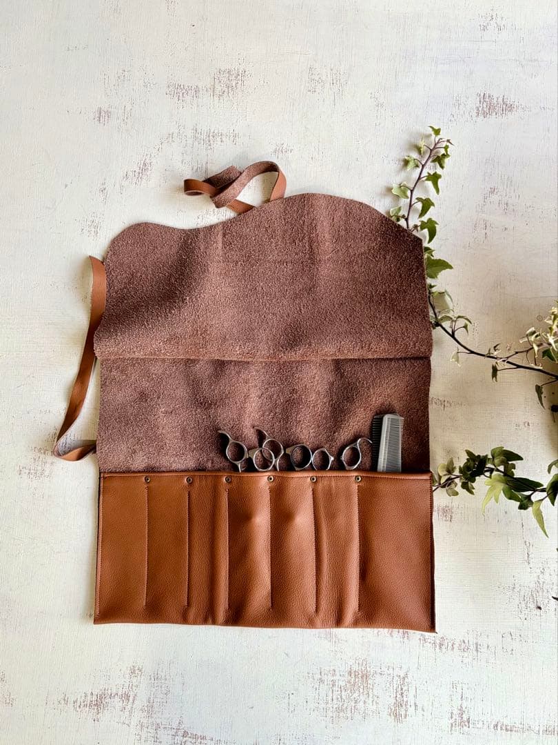 牛革キャメルブラウンのロールシザーケース