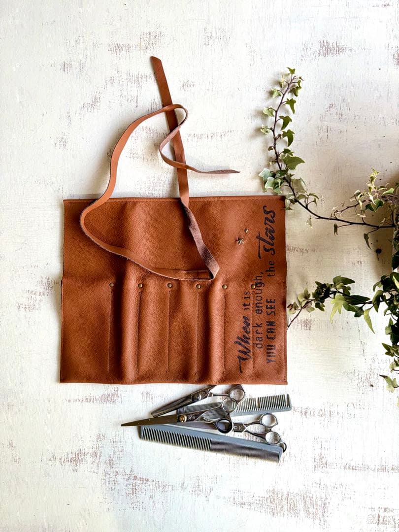 牛革キャメルブラウンのロールシザーケース