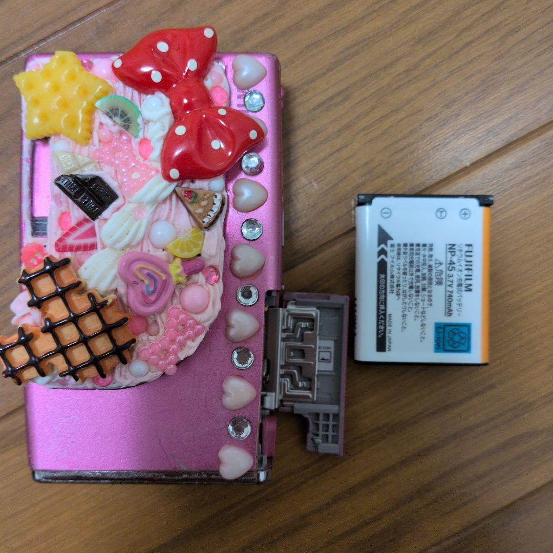 富士フィルム デジタルカメラ ピンク　レトロ デコレーション