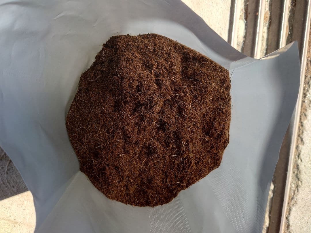 ココピート【ヤシガラ３０リットル×４袋】【土壌改良材】【園芸資材】【農業用資材】