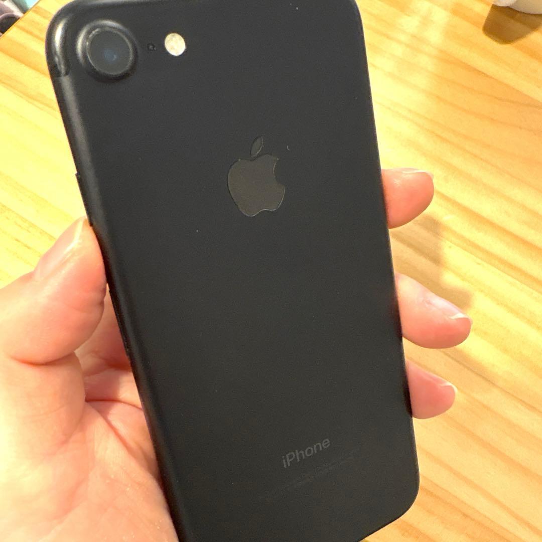 Apple iPhone7 128GB ブラック