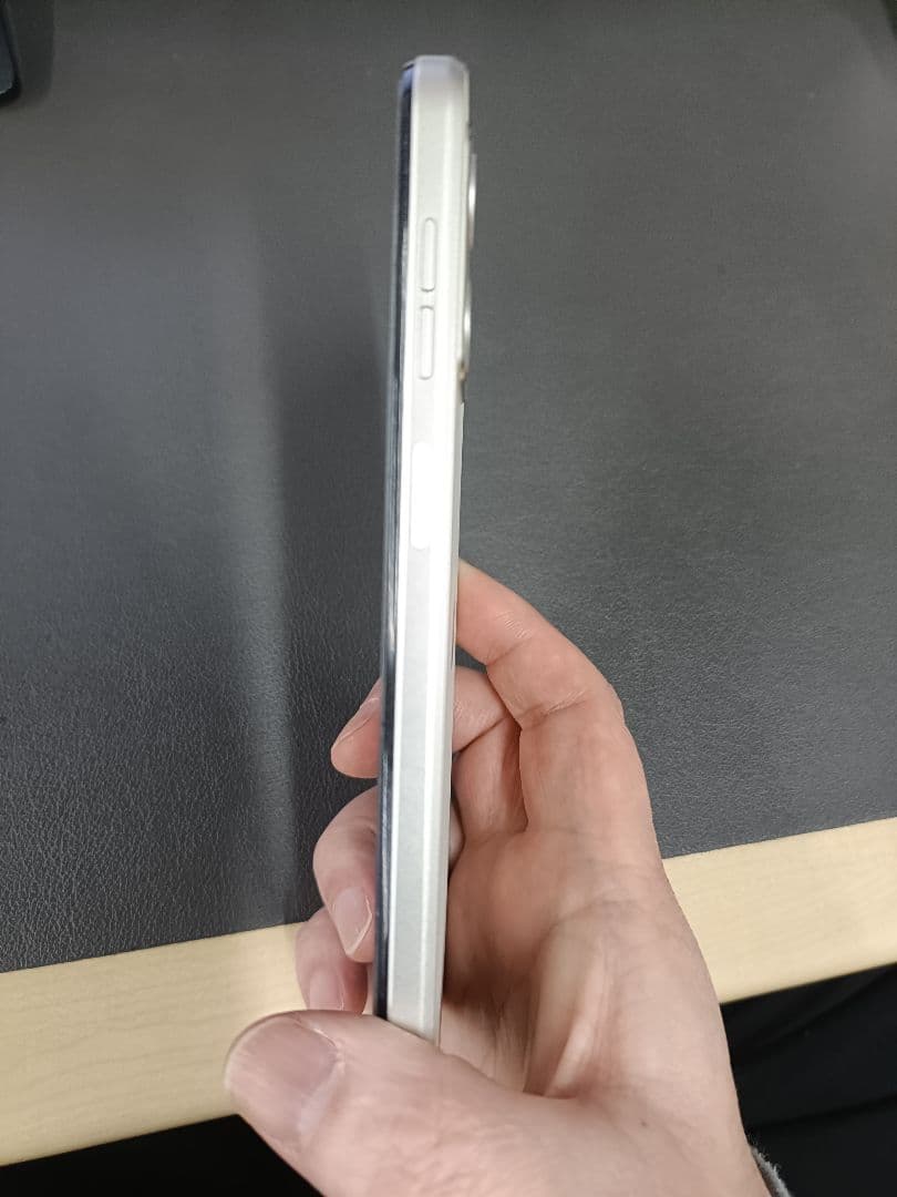 美品　Motorola Moto G 64y 5G