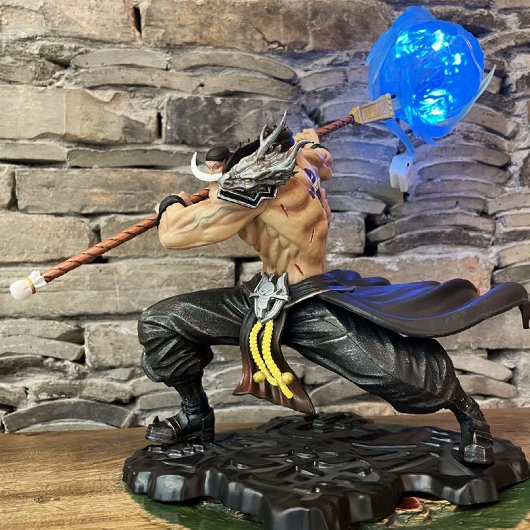 ワンピース フィギュア 光るエフェクト付き エドワード·ニューゲート