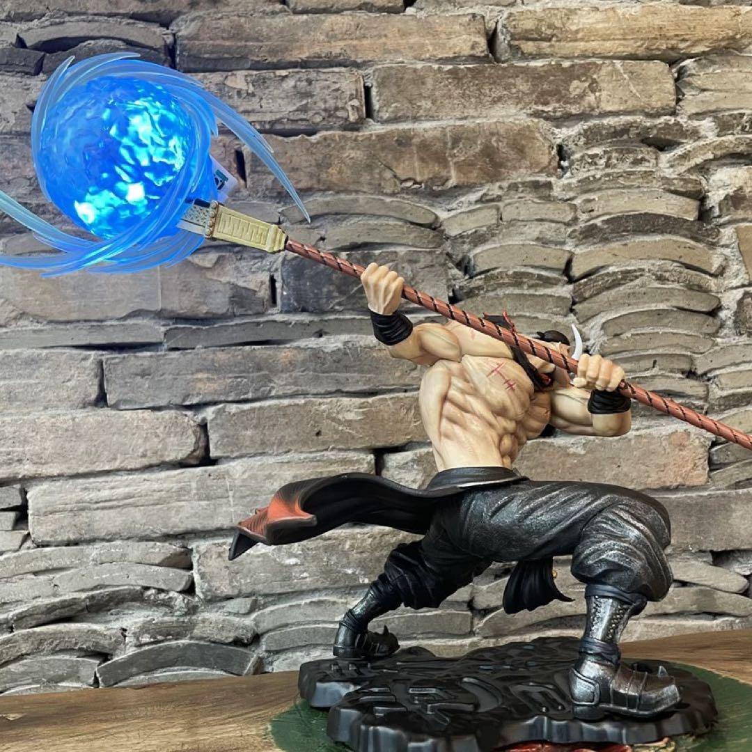 ワンピース フィギュア 光るエフェクト付き エドワード·ニューゲート