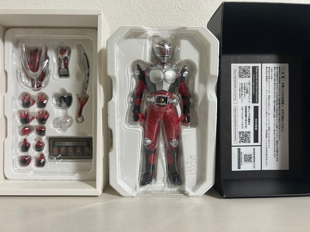 SHFiguarts 真骨彫　仮面ライダー龍騎　開封済美品