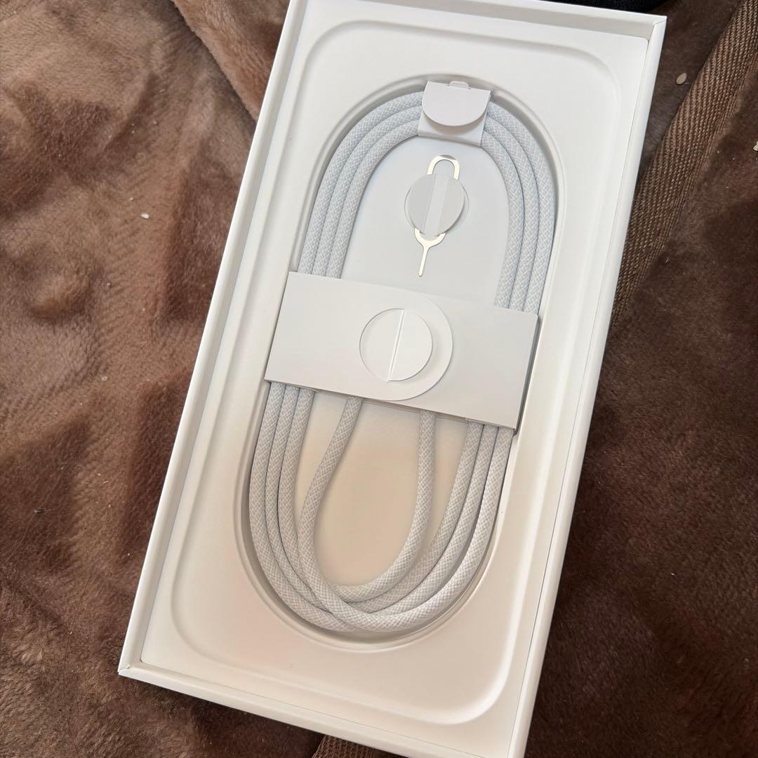 Apple iPhone 16ホワイト 128GB 本体　SIMフリー