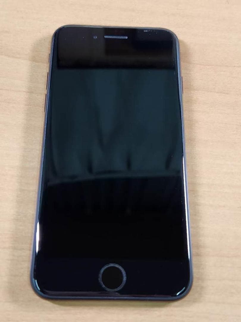031600C iPhone SE A2296 64GB 第2世代