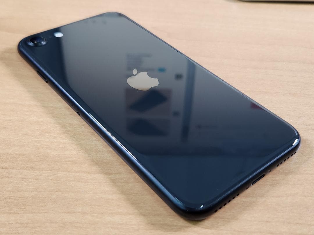 031600C iPhone SE A2296 64GB 第2世代