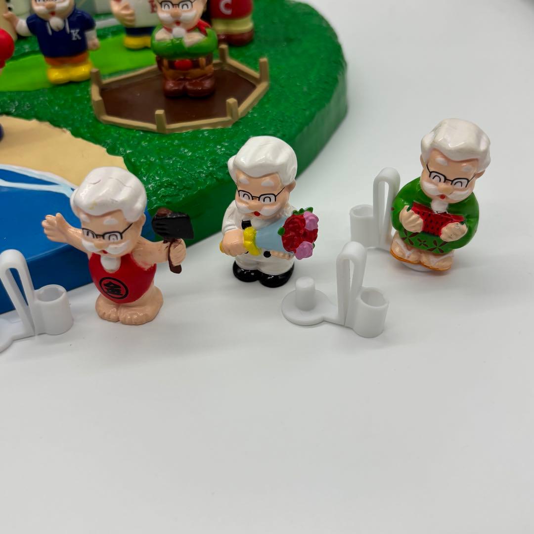 KFC カーネルフィギュア 2001 ディスプレイ台 ストローホルダー セット