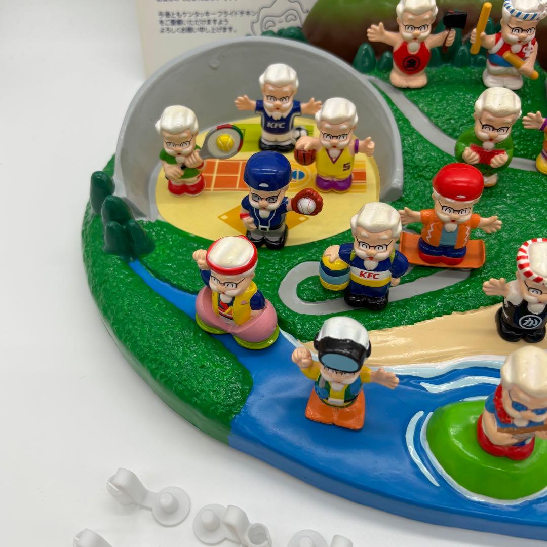 KFC カーネルフィギュア 2001 ディスプレイ台 ストローホルダー セット