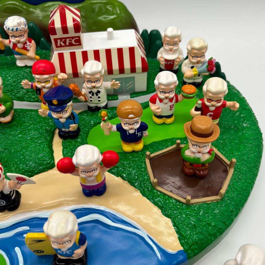 KFC カーネルフィギュア 2001 ディスプレイ台 ストローホルダー セット