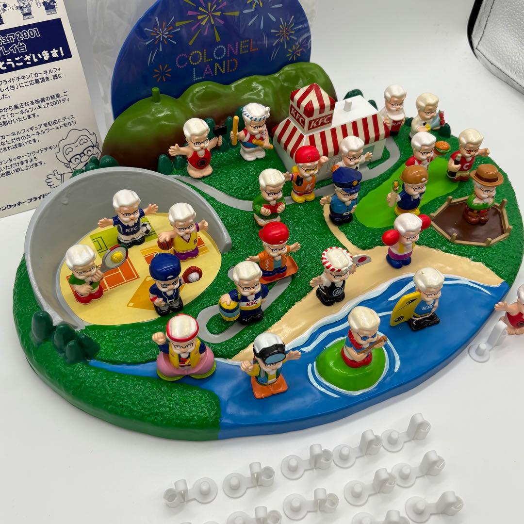 KFC カーネルフィギュア 2001 ディスプレイ台 ストローホルダー セット
