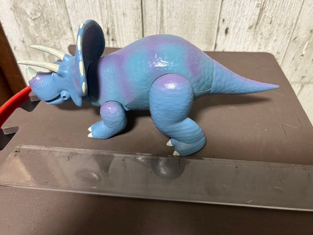 トイストーリー　トリクシー　フィギュア