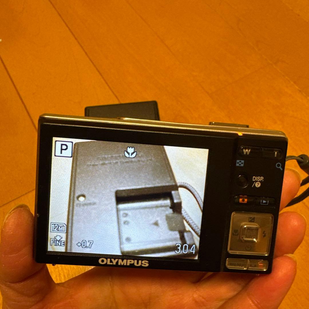 ジ*ン様 オリンパス FE-3010 デジカメ 12MP 動作品 SD2GB・充