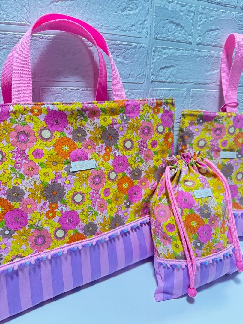 カラフルピンク　お花　入園入学準備　レッスンバッグ　給食袋　上履き入れ　巾着