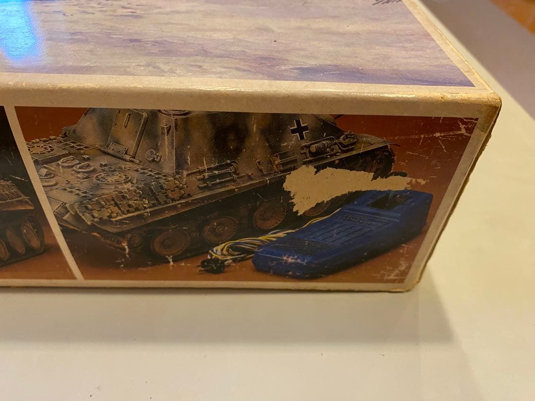 昭和レトロ バンダイ 1/24 ヤークトパンター ヴィンテージ　迫力の箱絵