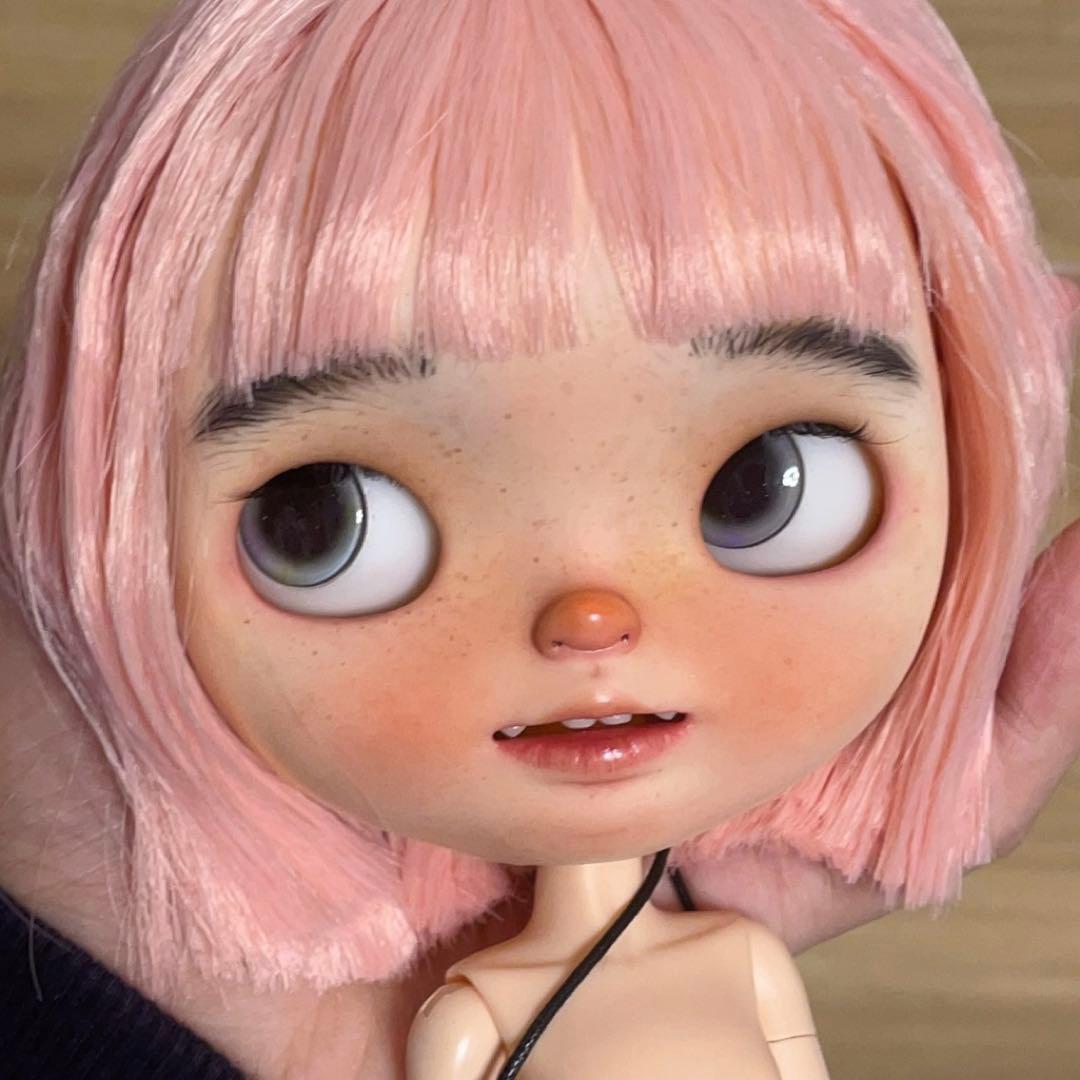 カスタムブライス 海外作家様 笑顔 悪戯っ子 かわいい 太眉 まんまる